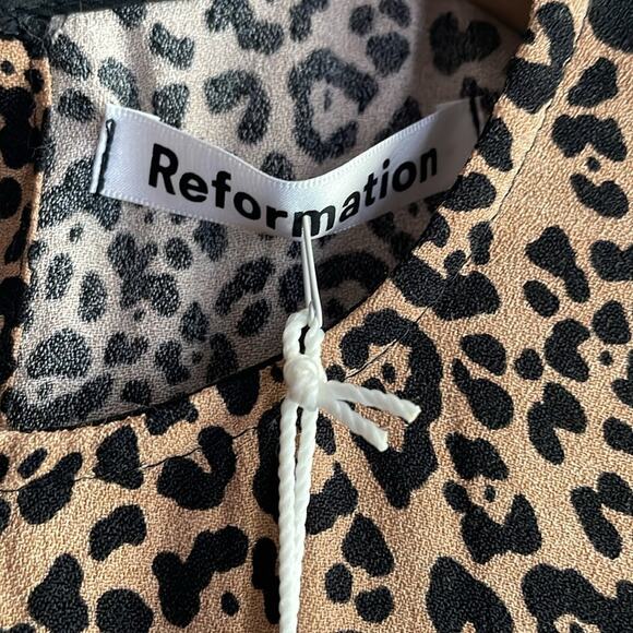 Reformation Beth Dress in Bengal - Picture 8 of 16